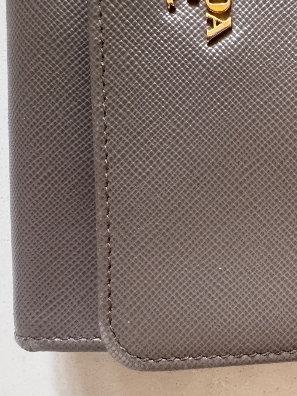 Authentic Prada Argilla Saffiano Leather Wristlet Wallet Clutch Taupe - Picture 11 of 11